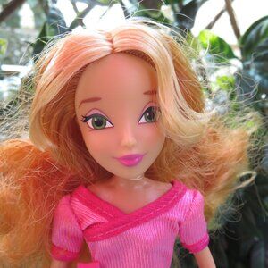 Winx Club Flora School Edition Magical Glamour
